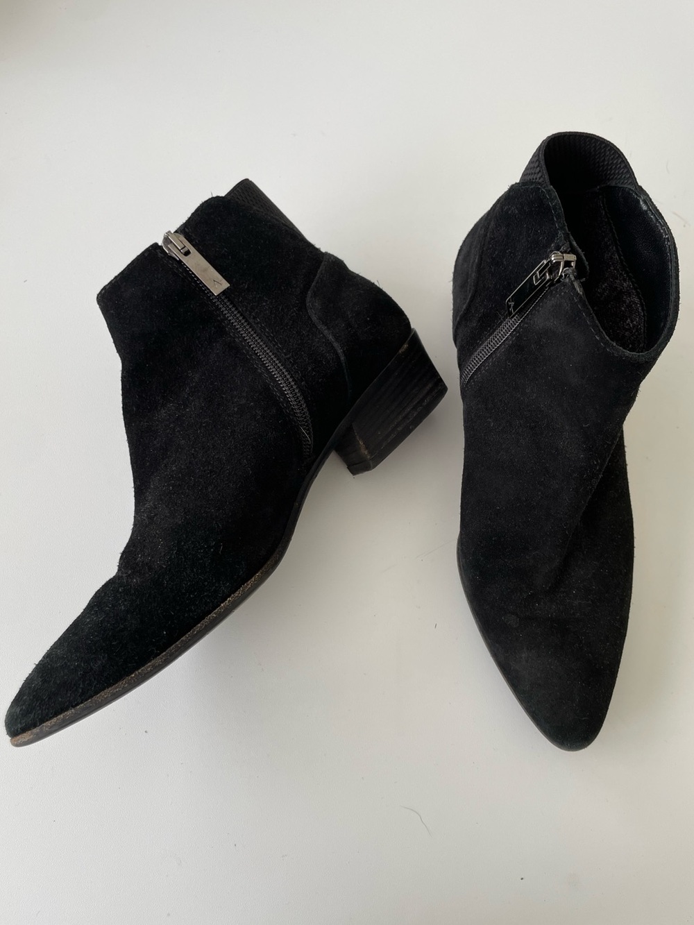Aquatalia Franca Suede Black Bootie Heel size 6.5 Point Tor Made in Italy Lux
